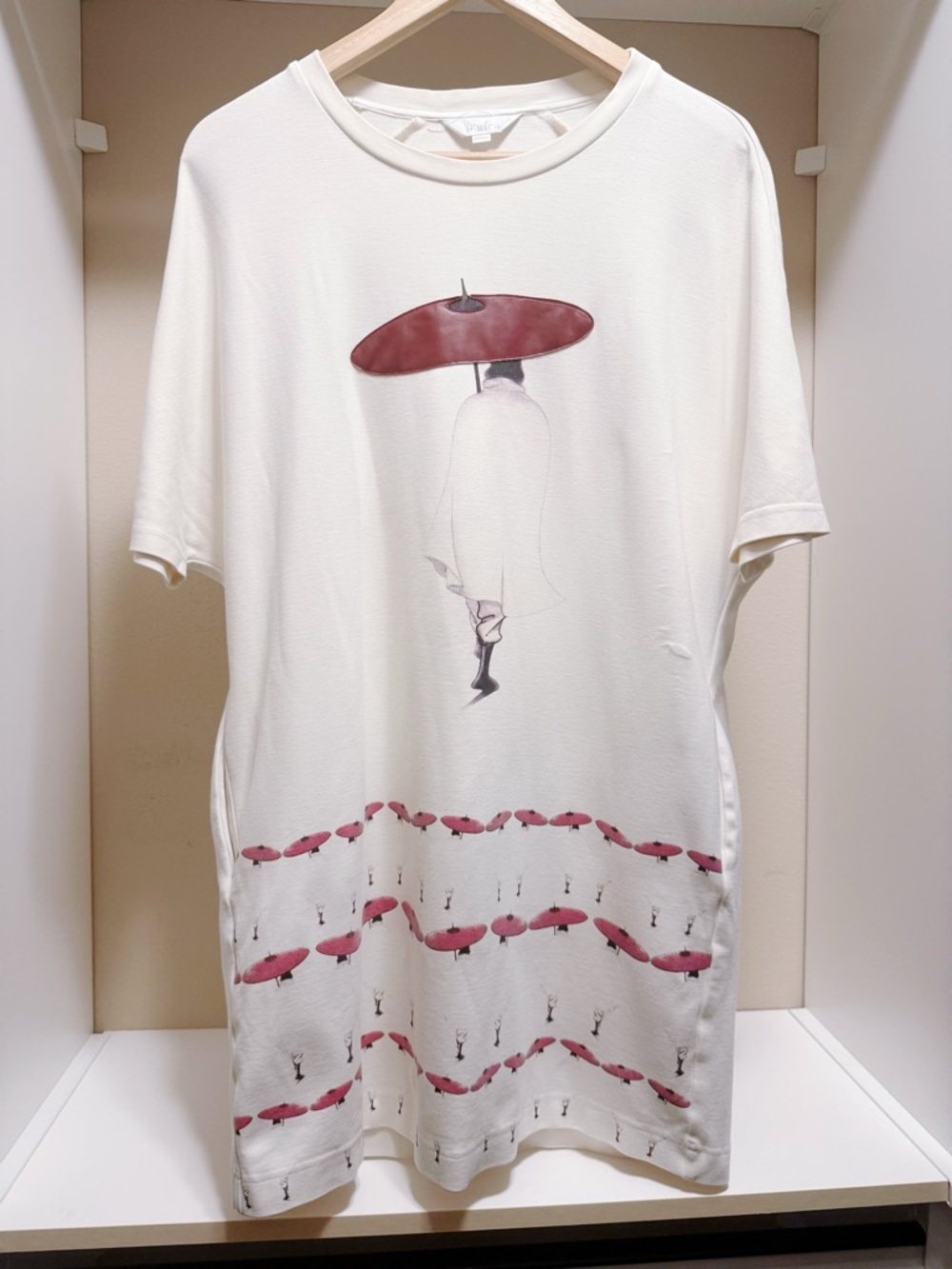 White Graphic Tunic Dress Size M | Red Umbrella Print | Oversized Tee Dress
